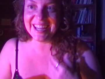 Nola_Gistix Chaturbate stream image from April 28, 2025
