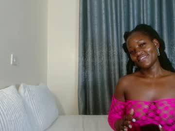 Elegant_Ebony Chaturbate stream image from April 28, 2025