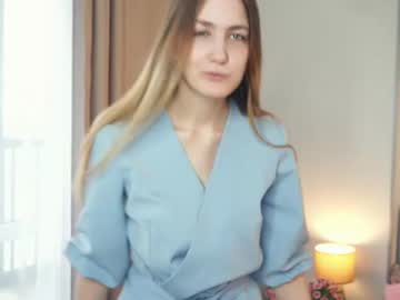 Philippabluitt Chaturbate stream image from April 28, 2025