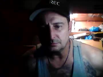 Everydaydudeca Chaturbate stream image from April 28, 2025