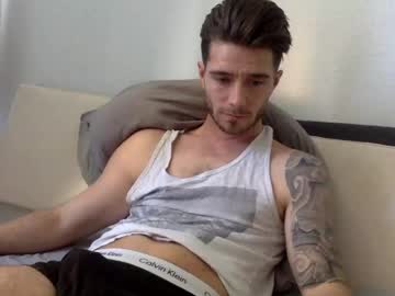 Luisbadx Chaturbate stream image from April 28, 2025