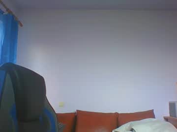 Ulmeni4 Chaturbate stream image from April 28, 2025