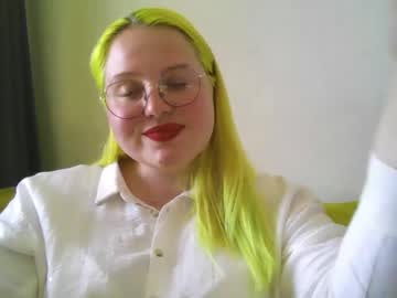 Cosmickris_ Chaturbate stream image from April 28, 2025
