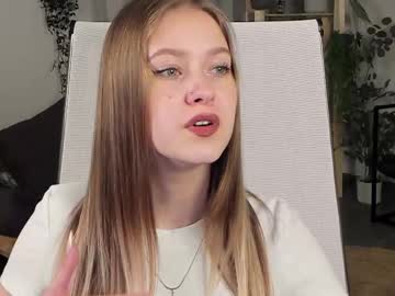 Evemundie Chaturbate stream image from April 28, 2025