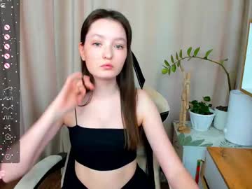 Fairy_M00n Chaturbate stream image from April 28, 2025