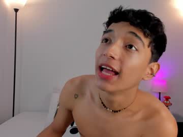 Mike__Tylor01 Chaturbate stream image from April 28, 2025