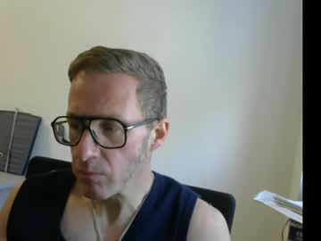 Revierloewe Chaturbate stream image from April 28, 2025