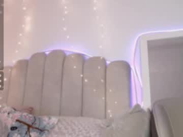 _Avrilwayne Chaturbate stream image from April 28, 2025