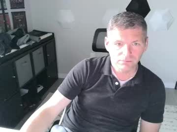 Bigbadbull01 Chaturbate stream image from April 28, 2025