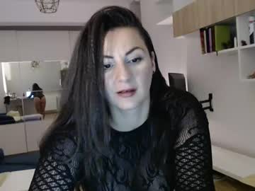 Cassymooon Chaturbate stream image from April 28, 2025