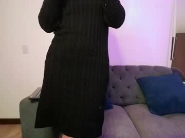 Lolaandcamille Chaturbate stream image from April 28, 2025