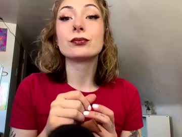 Miamimintbaby Chaturbate stream image from April 28, 2025