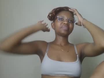 Theequinn Chaturbate stream image from April 28, 2025