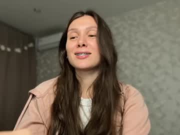 Ameliahenderson Chaturbate stream image from April 28, 2025
