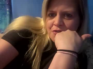 Bootiefulbre4565 Chaturbate stream image from April 28, 2025