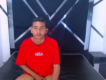 Andres_Smitth Chaturbate stream image from April 28, 2025