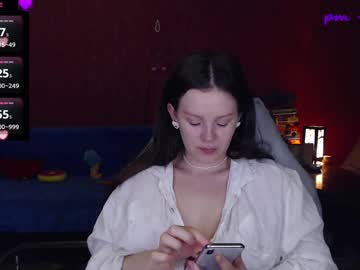 Ursulamoor Chaturbate stream image from April 28, 2025