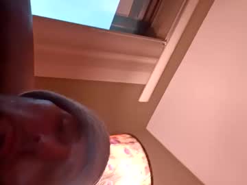 Lilrvsavage93 Chaturbate stream image from April 28, 2025