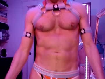 Maxxxbates Chaturbate stream image from April 28, 2025