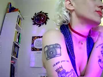Cutefemme Chaturbate stream image from April 29, 2025