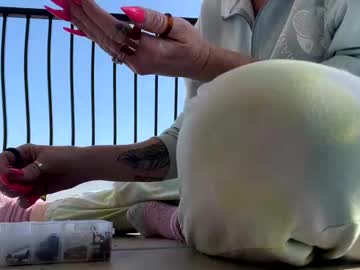 Gingersnap333xo Chaturbate stream image from April 29, 2025