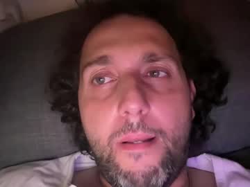 Joeyamsterdam Chaturbate stream image from April 29, 2025