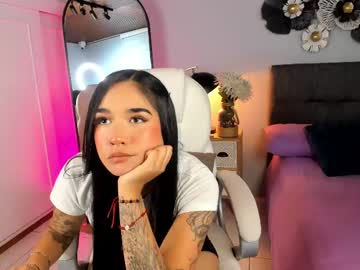 Lyra_Versaille Chaturbate stream image from April 29, 2025