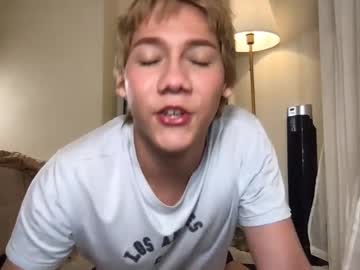 Parisstone2 Chaturbate stream image from April 29, 2025