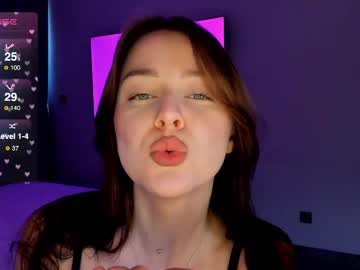 Aveme_Melissa Chaturbate stream image from April 29, 2025