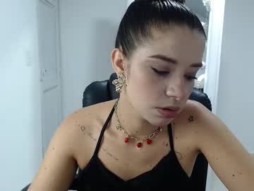 Ema_Boland Chaturbate stream image from April 29, 2025