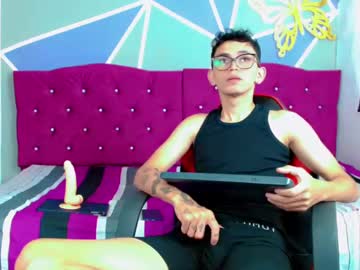 Riven_Storm Chaturbate stream image from April 29, 2025