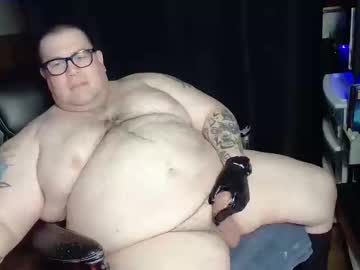 Hoosierdaddyxl Chaturbate stream image from April 29, 2025