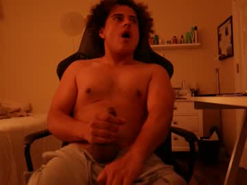 Kevin89383 Chaturbate stream image from April 29, 2025
