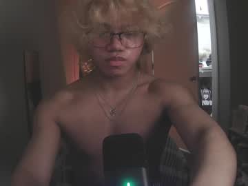 Syfinn Chaturbate stream image from April 29, 2025