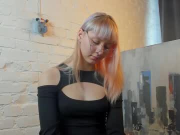 Bellauwuwell Chaturbate stream image from April 29, 2025