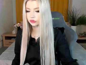 Kisawest Chaturbate stream image from April 29, 2025