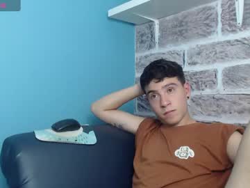 Austinn_Fox Chaturbate stream image from April 29, 2025