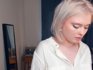 Lorabisbee Chaturbate stream image from April 29, 2025