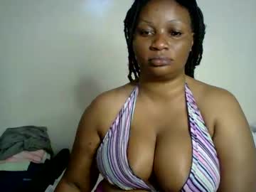 Queen_Delux Chaturbate stream image from April 29, 2025