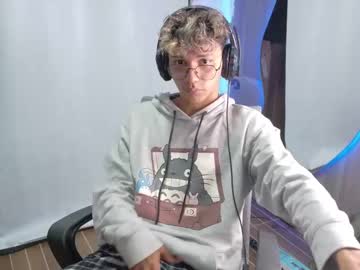 _Andrew_Willyams Chaturbate stream image from April 29, 2025