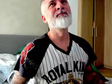 Blowmyxxl Chaturbate stream image from April 29, 2025