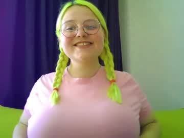 Cosmickris_ Chaturbate stream image from April 29, 2025
