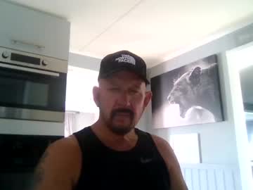 Friskyneedsum Chaturbate stream image from April 29, 2025