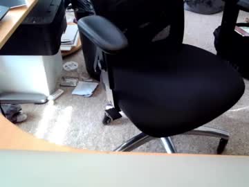 Jdanderon Chaturbate stream image from April 29, 2025
