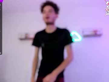 Kioto_25 Chaturbate stream image from April 29, 2025