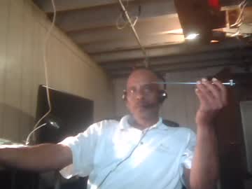 Frogwithbiglog Chaturbate stream image from April 29, 2025