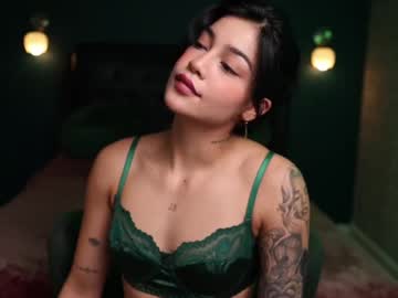 Silvialia Chaturbate stream image from April 29, 2025