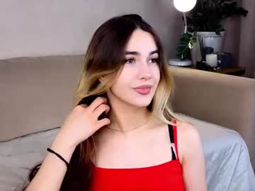 Slavia_Sun Chaturbate stream image from April 29, 2025
