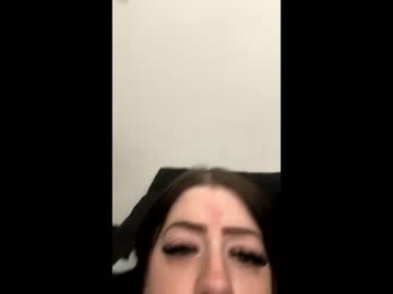 Bambiiiswet Chaturbate stream image from April 29, 2025