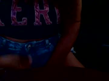 Braziliangirls25 Chaturbate stream image from April 29, 2025